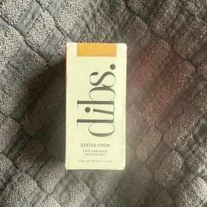 Dibs Status Stick Face-and-Body Highlighter - Cream